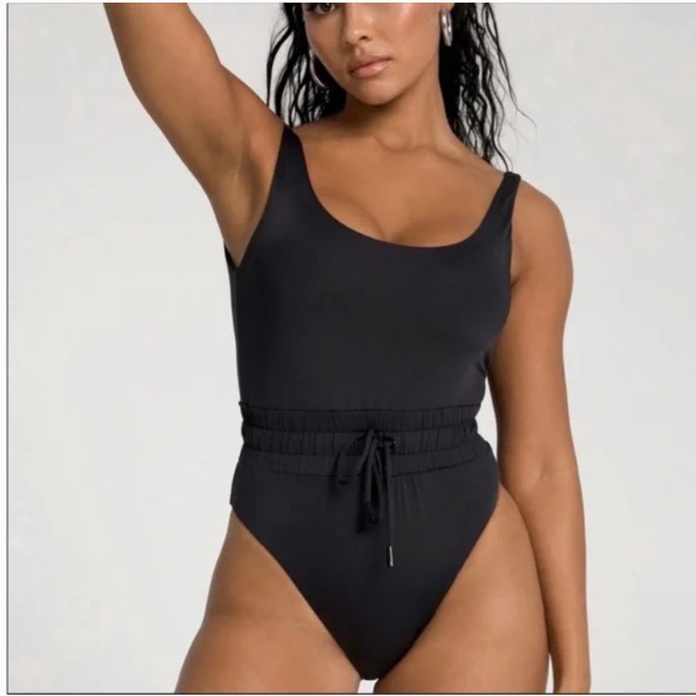 GOOD AMERICAN Waist Framer One Piece Swimsuit in BLACK Size 2/M, 3/L